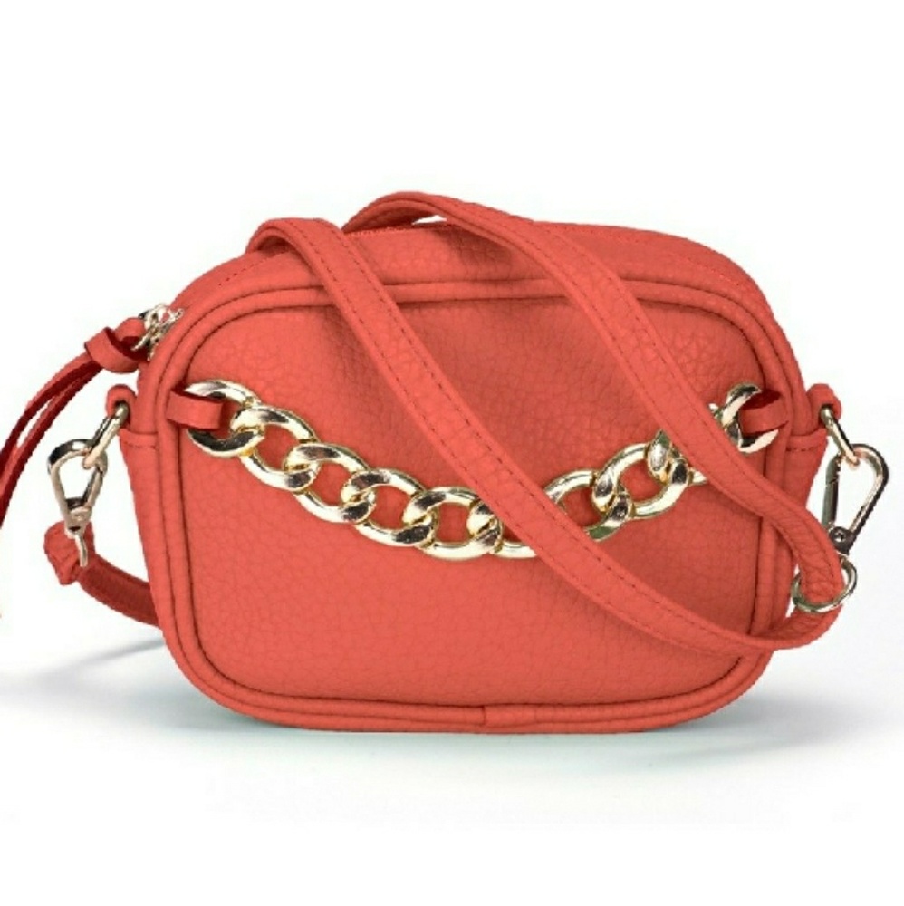 💕Chucky Chain Statement Crossbody/Wristlet💕